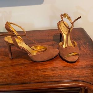 Brown suede open toed shoe